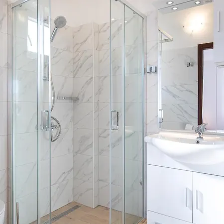 Ema Bed & Breakfast 3*