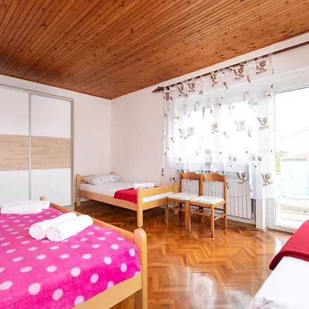 Bed & Breakfast Ema 3*