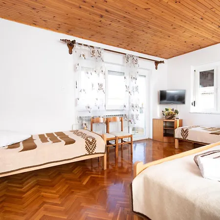 Bed & Breakfast Ema Krk Town